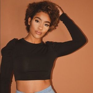 🖤NWOT Black puff sleeve crop top🖤